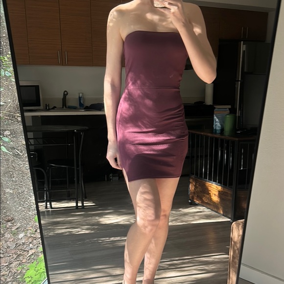 Elegant Strapless Purple Dress - Picture 4 of 4